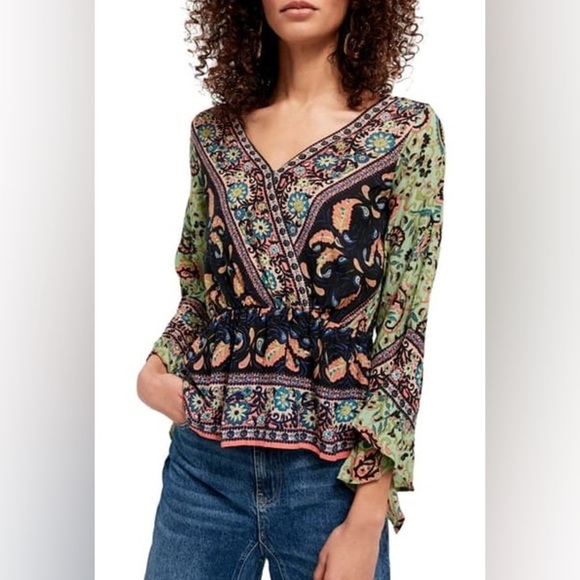 Women’s FREE PEOPLE Rosalie bell sleeve faux wrap top in slate combo. Size Med - Picture 1 of 7